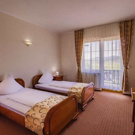Hotel Europa Kokeltal Fehéregyháza Kültér fotó