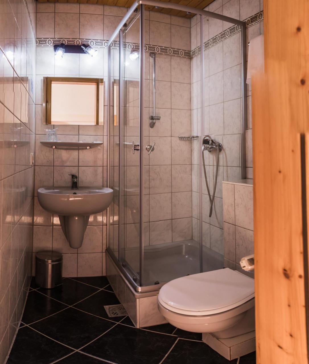 Hotel Europa Kokeltal Fehéregyháza Kültér fotó