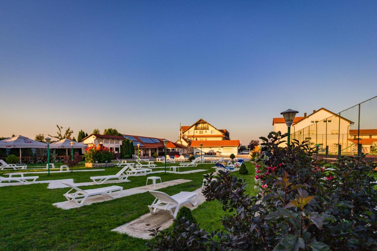 Hotel Europa Kokeltal Fehéregyháza Kültér fotó